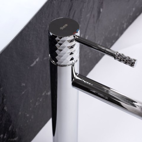 Bateria Umywalkowa Rea Lungo Diamond Chrom Wysoka