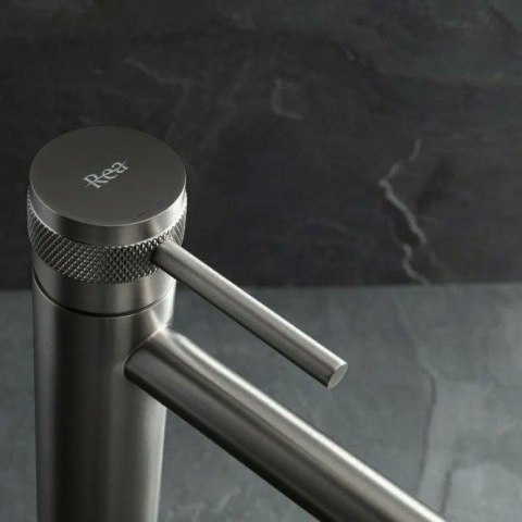 Bateria Umywalkowa REA Lungo Grip Tytan Niska